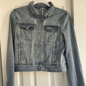 ✨LIKE NEW✨ Free People Light Wash Denim Jacket